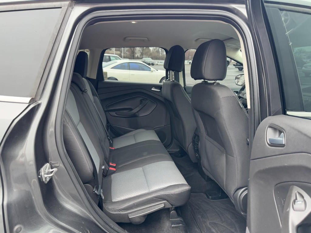 Ford Escape Vehicle Full-screen Gallery Image 11