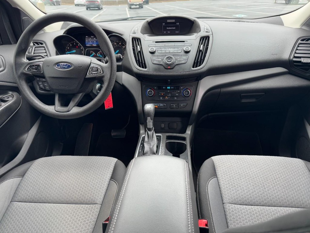 Ford Escape Vehicle Full-screen Gallery Image 12