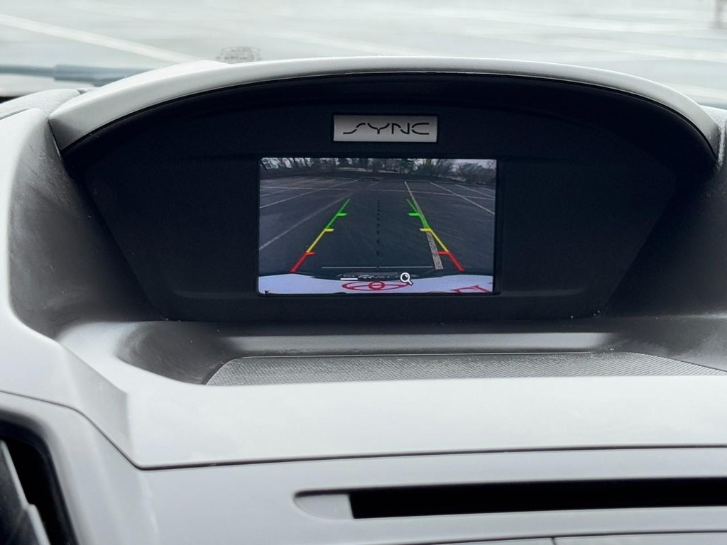 Ford Escape Vehicle Full-screen Gallery Image 21