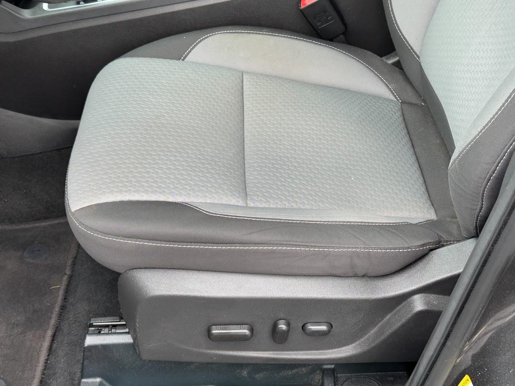 Ford Escape Vehicle Full-screen Gallery Image 23