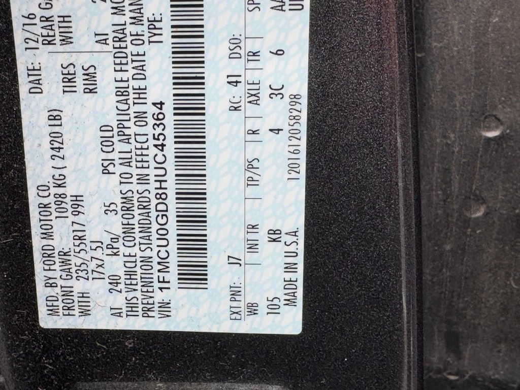 Ford Escape Vehicle Full-screen Gallery Image 24