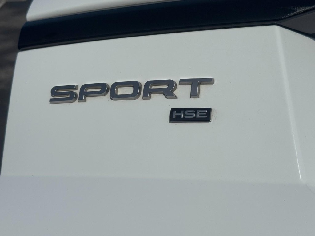 Land Rover Range Rover Sport Vehicle Full-screen Gallery Image 04