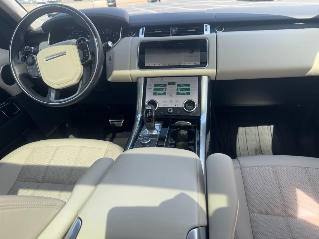 Land Rover Range Rover Sport Vehicle Full-screen Gallery Image 12