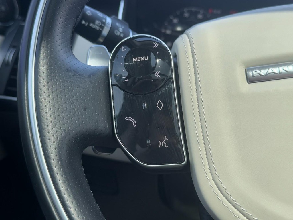 Land Rover Range Rover Sport Vehicle Full-screen Gallery Image 18