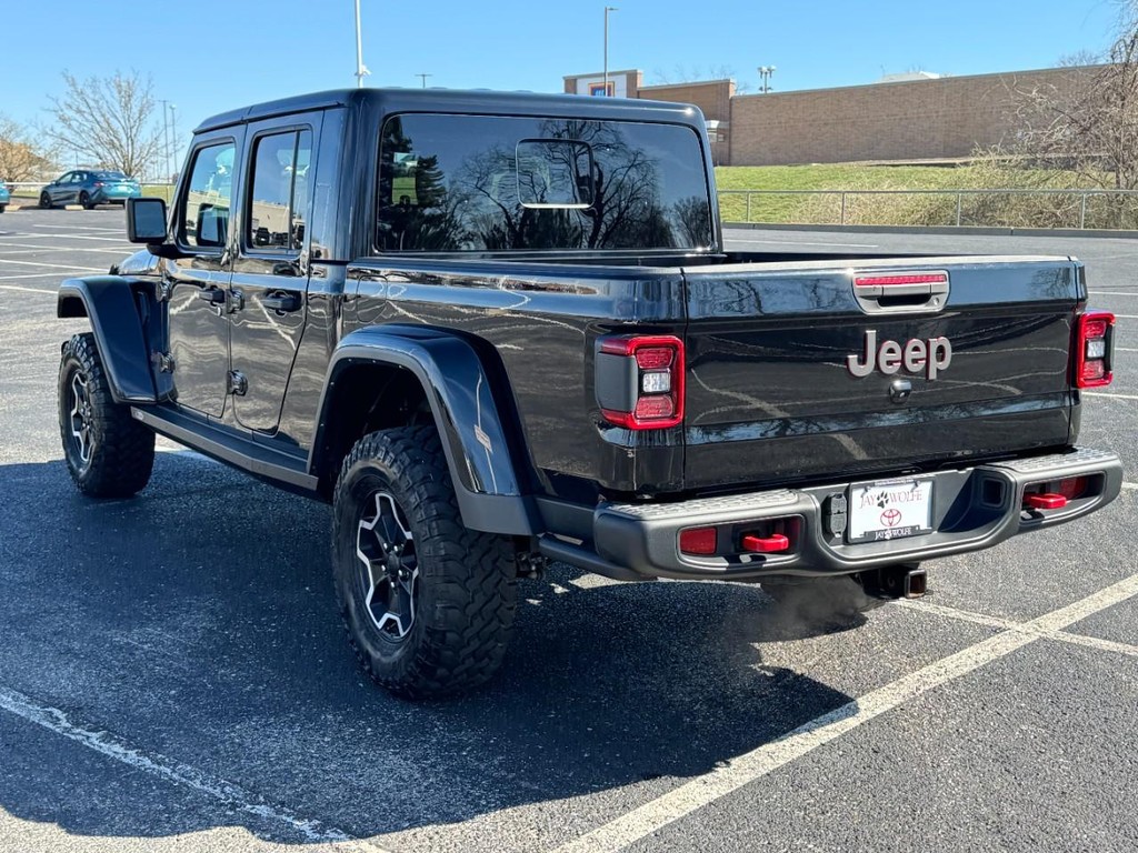 Jeep Gladiator Vehicle Full-screen Gallery Image 06