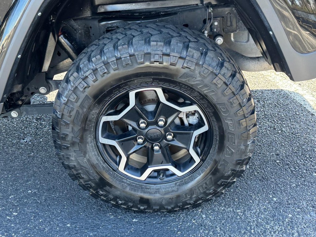 Jeep Gladiator Vehicle Full-screen Gallery Image 07