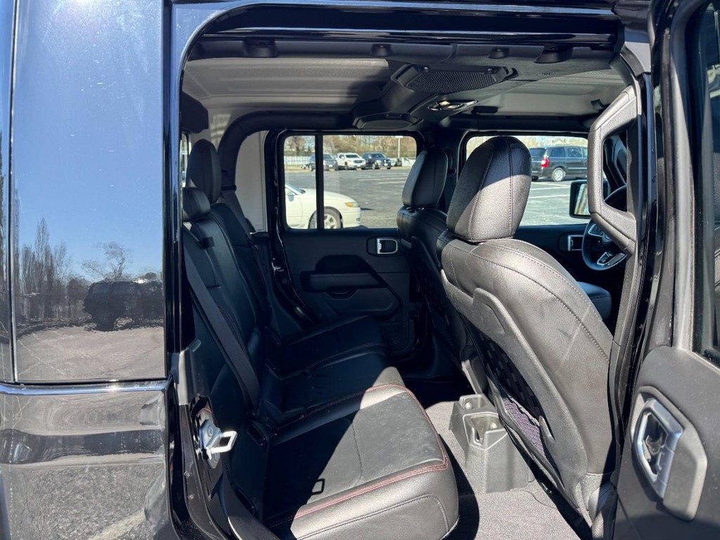 Jeep Gladiator Vehicle Full-screen Gallery Image 10