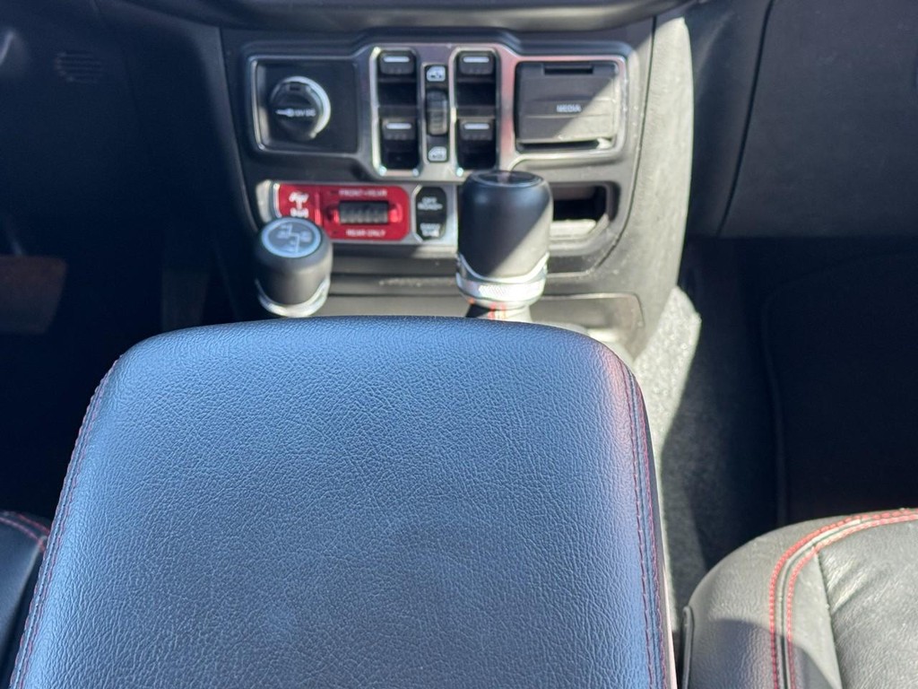 Jeep Gladiator Vehicle Full-screen Gallery Image 14