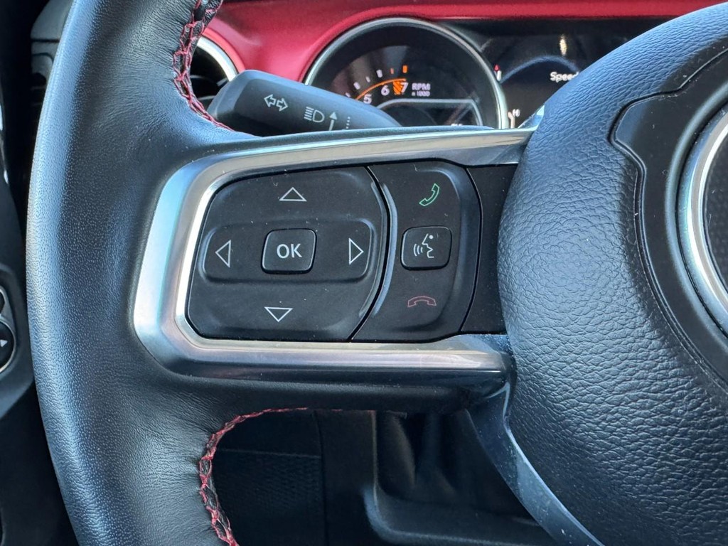 Jeep Gladiator Vehicle Full-screen Gallery Image 16