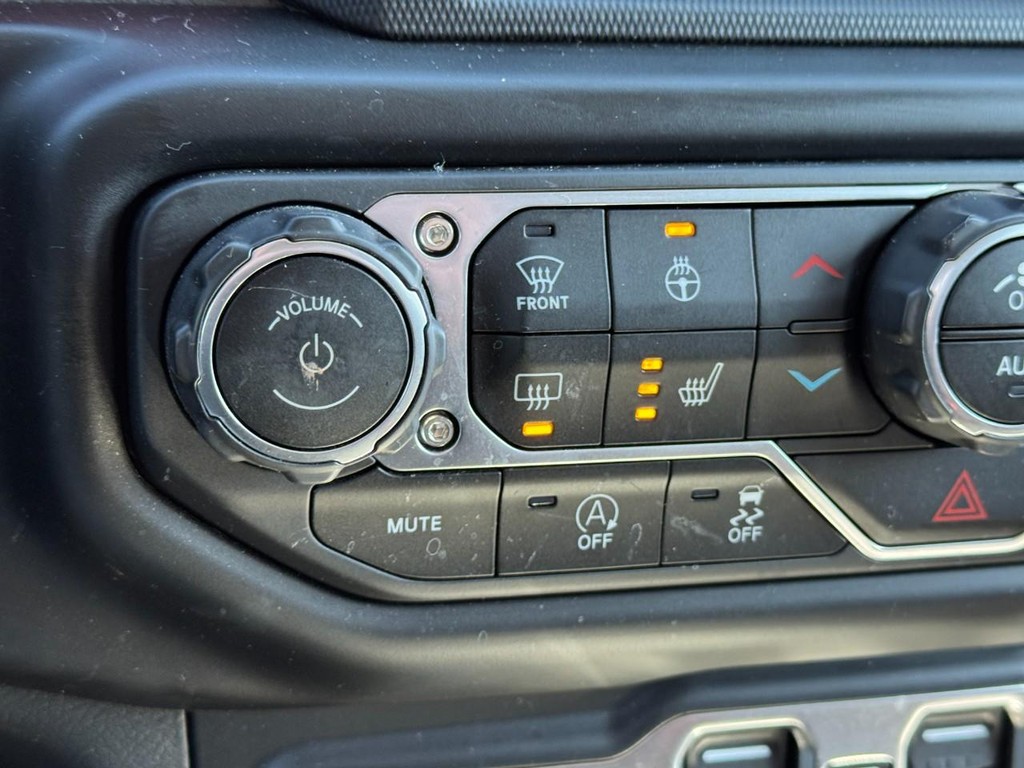 Jeep Gladiator Vehicle Full-screen Gallery Image 19