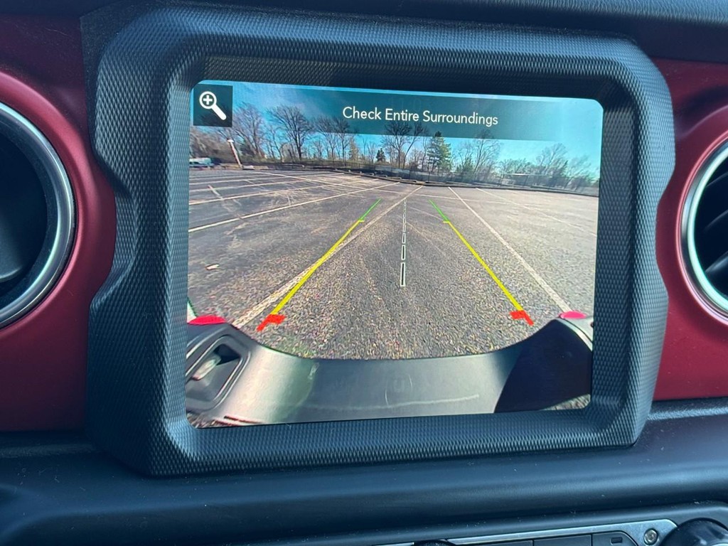 Jeep Gladiator Vehicle Full-screen Gallery Image 22