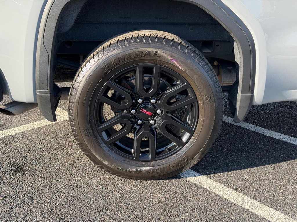 GMC Sierra 1500 Vehicle Full-screen Gallery Image 03