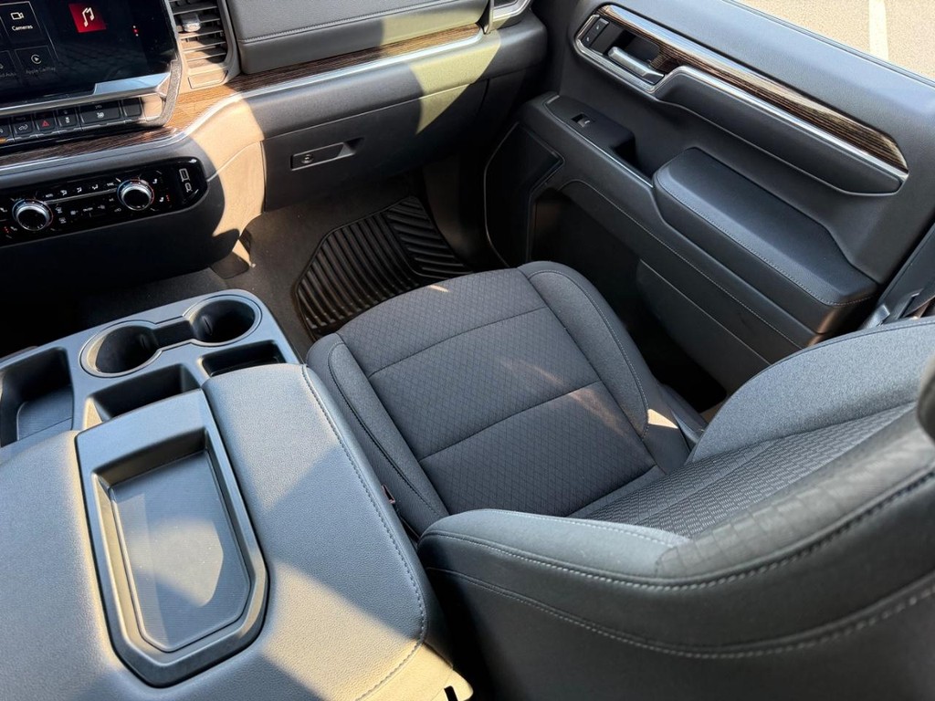 GMC Sierra 1500 Vehicle Full-screen Gallery Image 15