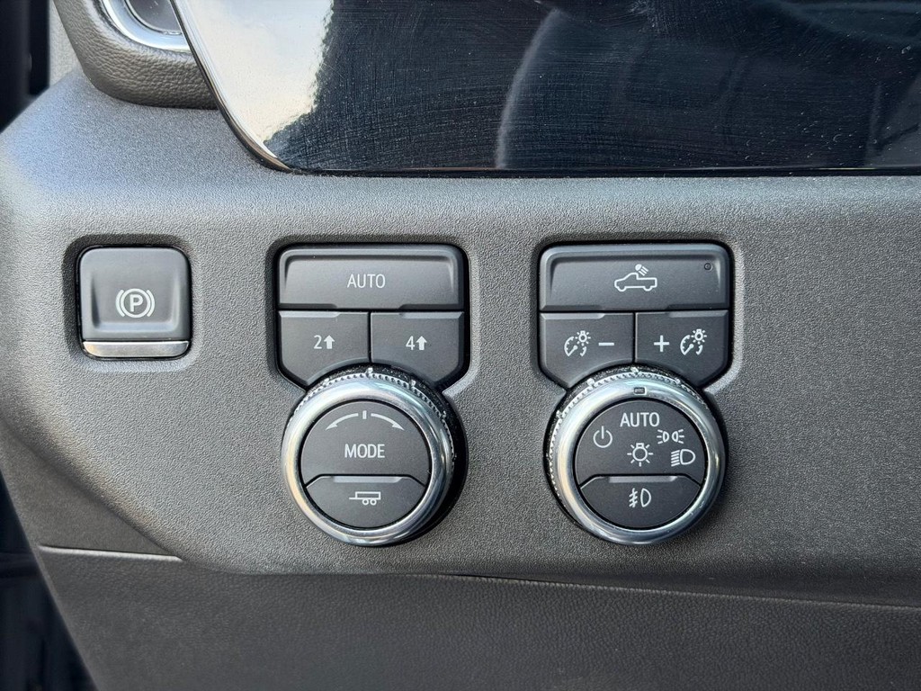 GMC Sierra 1500 Vehicle Full-screen Gallery Image 16