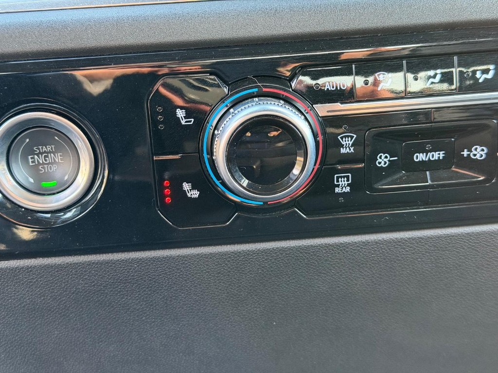 GMC Sierra 1500 Vehicle Full-screen Gallery Image 22