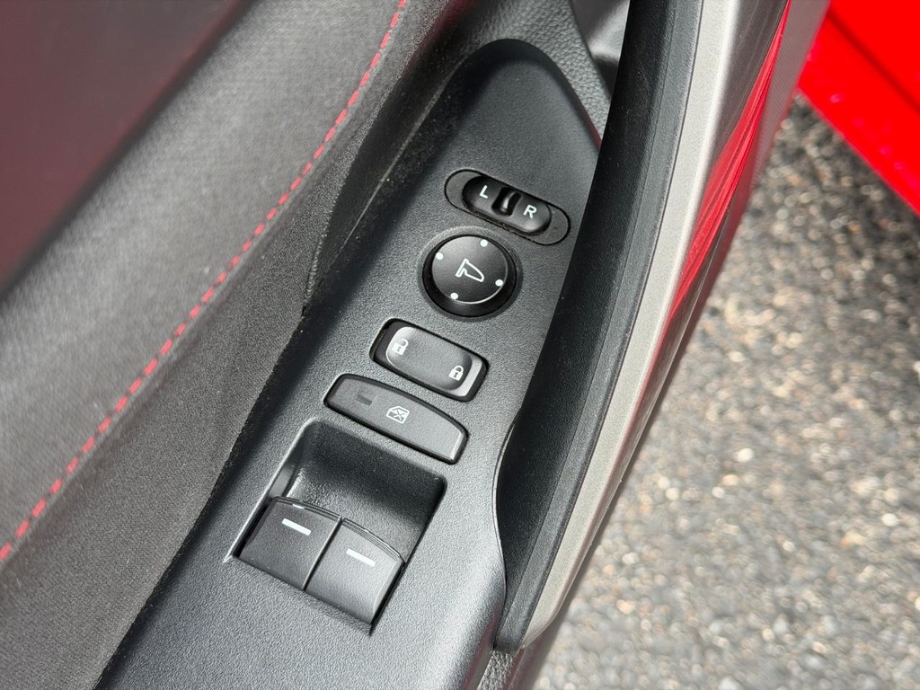 Honda Civic Si Coupe Vehicle Full-screen Gallery Image 14