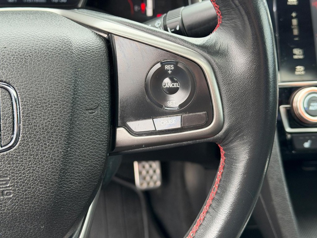 Honda Civic Si Coupe Vehicle Full-screen Gallery Image 19