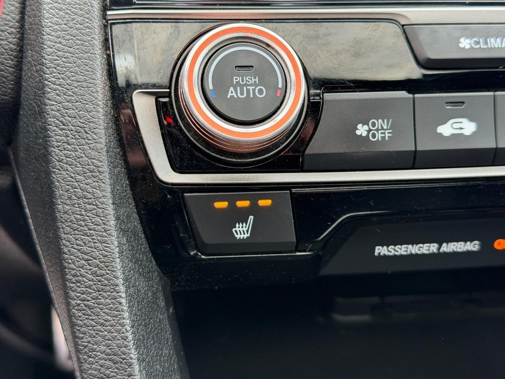 Honda Civic Si Coupe Vehicle Full-screen Gallery Image 24