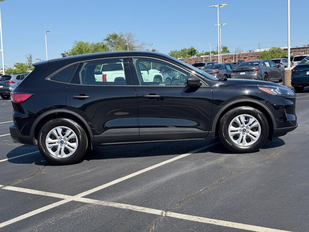 Ford Escape Vehicle Full-screen Gallery Image 05