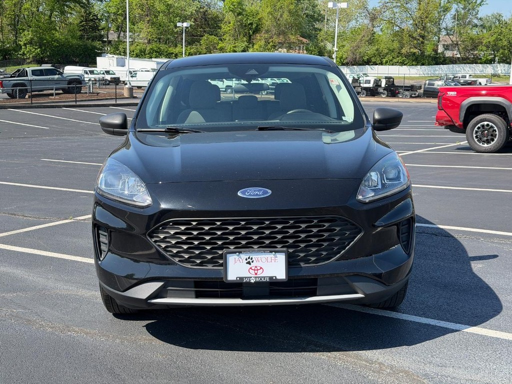 Ford Escape Vehicle Full-screen Gallery Image 25