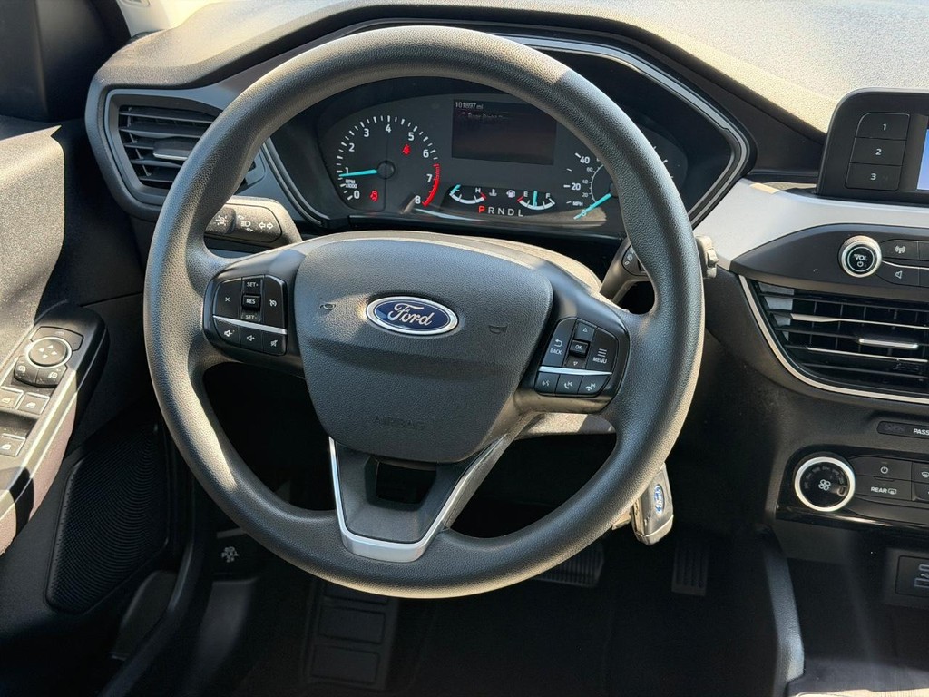 Ford Escape Vehicle Full-screen Gallery Image 29
