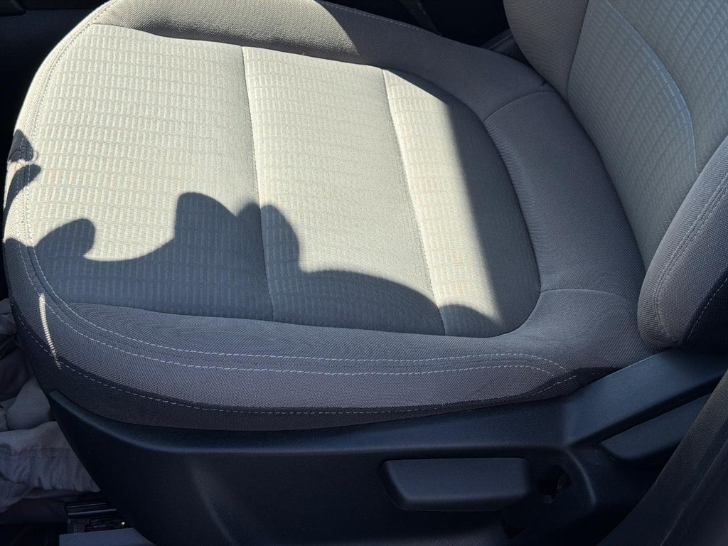 Ford Escape Vehicle Full-screen Gallery Image 34