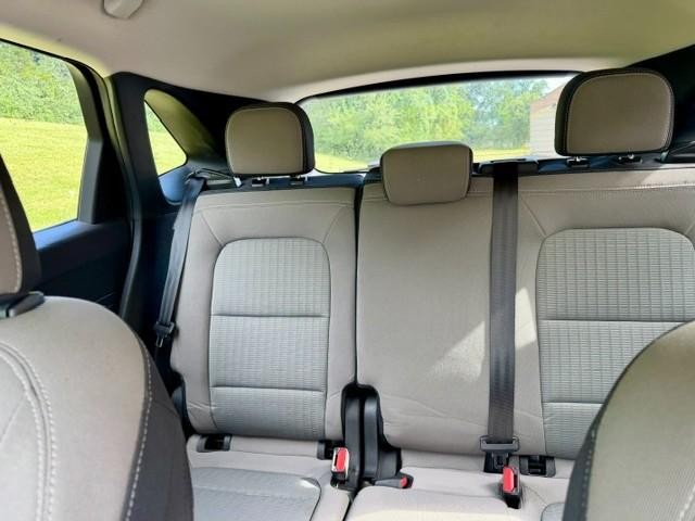 Ford Escape Vehicle Full-screen Gallery Image 08
