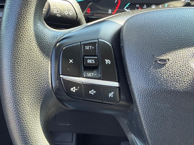 Ford Escape Vehicle Full-screen Gallery Image 11