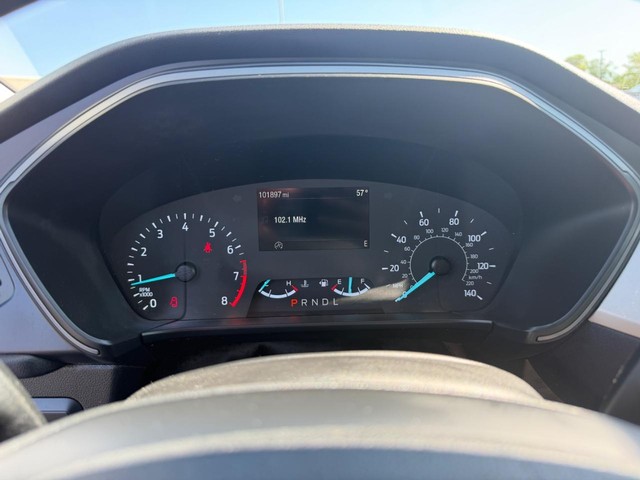 Ford Escape Vehicle Full-screen Gallery Image 14