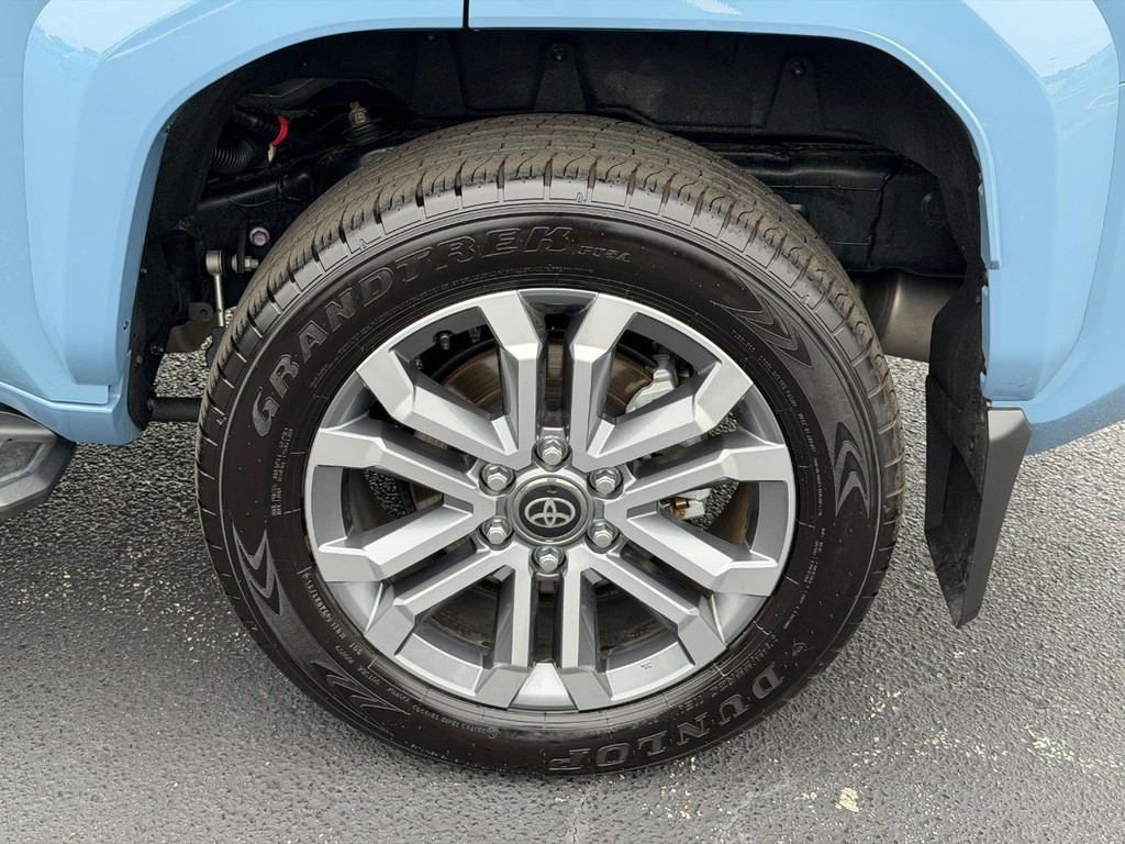 Toyota 4Runner Vehicle Full-screen Gallery Image 07