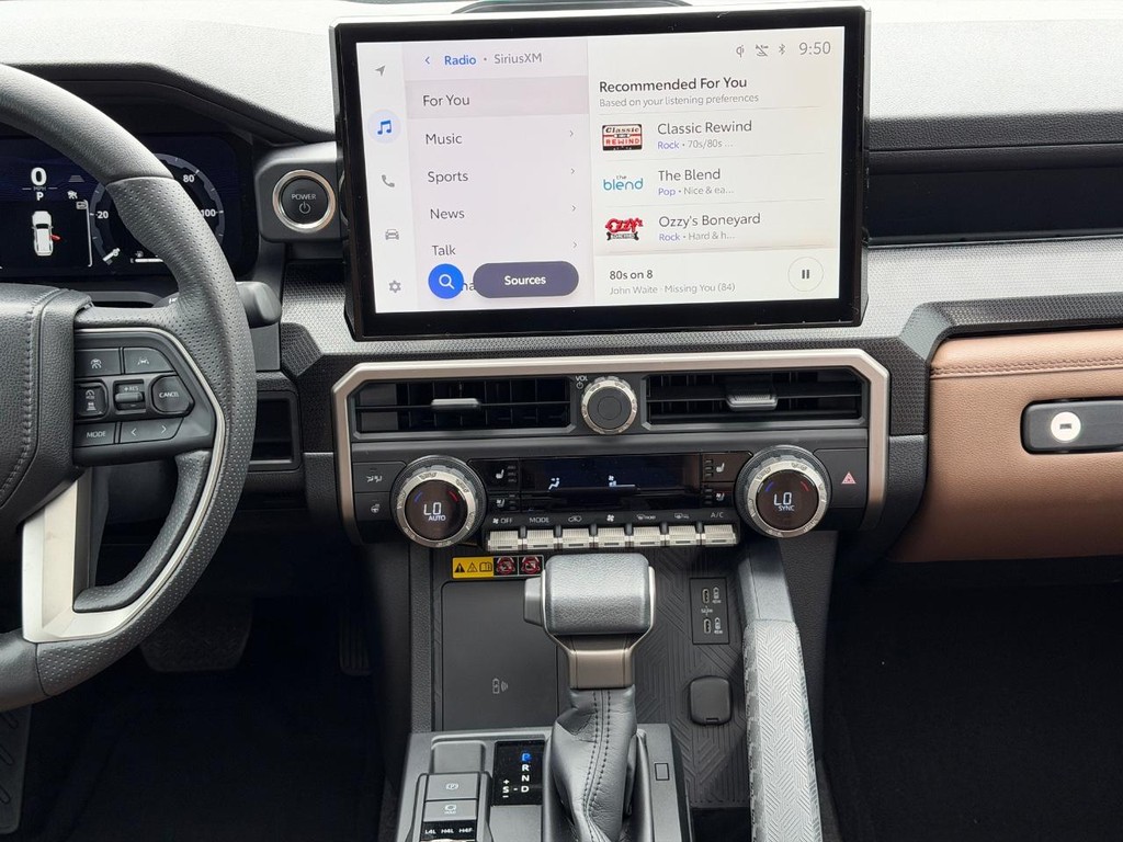 Toyota 4Runner Vehicle Full-screen Gallery Image 13