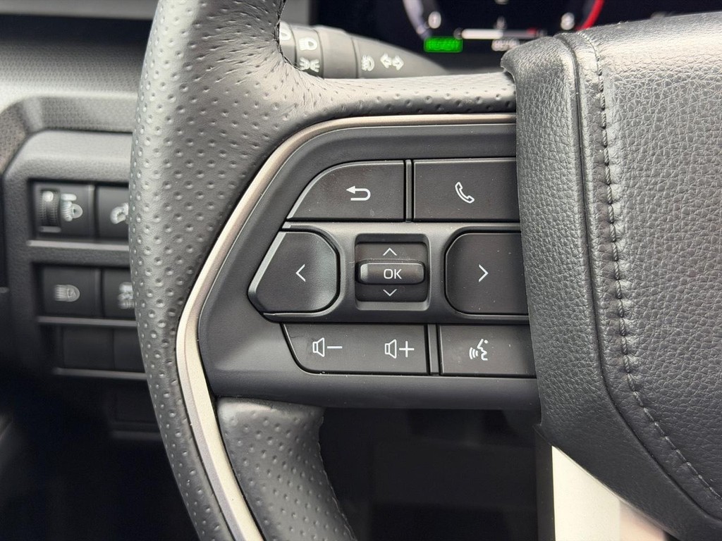 Toyota 4Runner Vehicle Full-screen Gallery Image 18