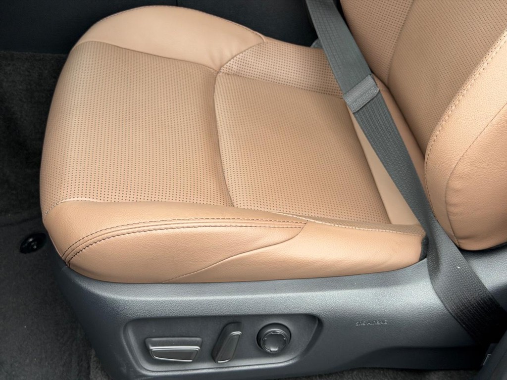 Toyota 4Runner Vehicle Full-screen Gallery Image 24