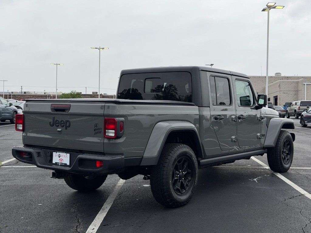 Jeep Gladiator Vehicle Full-screen Gallery Image 03
