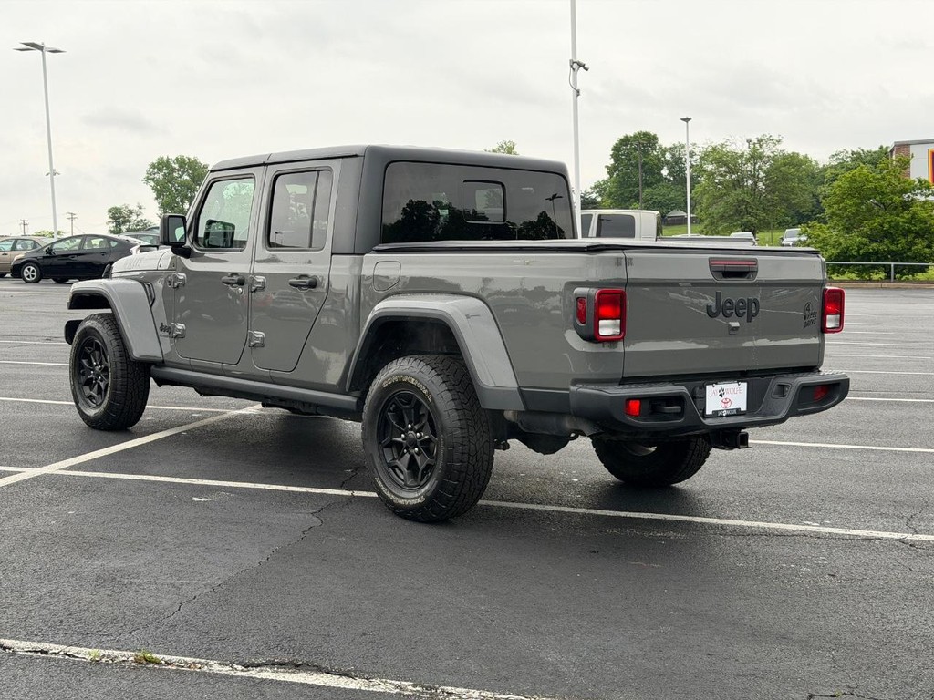 Jeep Gladiator Vehicle Full-screen Gallery Image 06