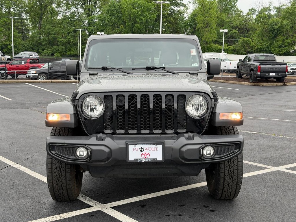 Jeep Gladiator Vehicle Full-screen Gallery Image 09