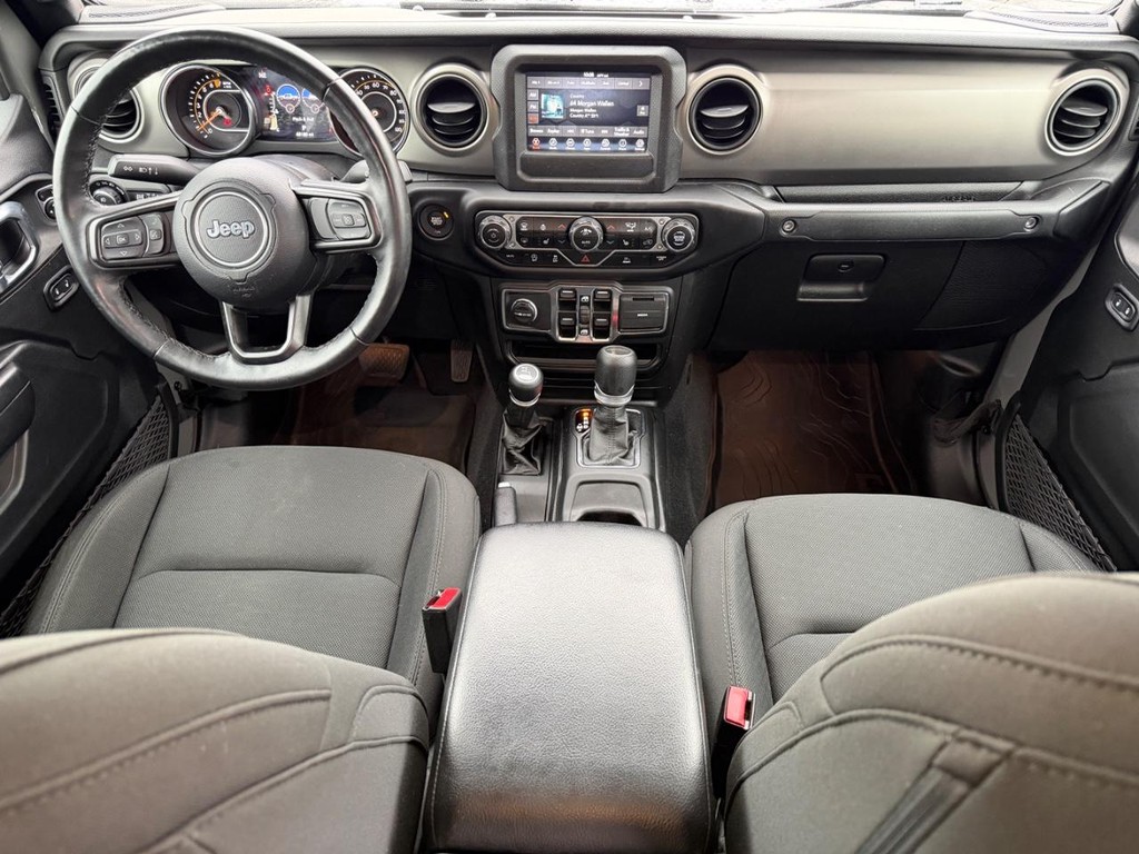 Jeep Gladiator Vehicle Full-screen Gallery Image 11