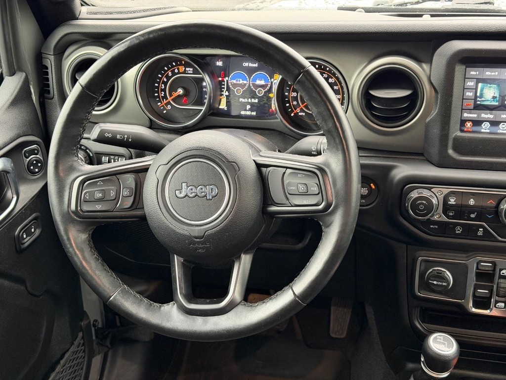 Jeep Gladiator Vehicle Full-screen Gallery Image 12