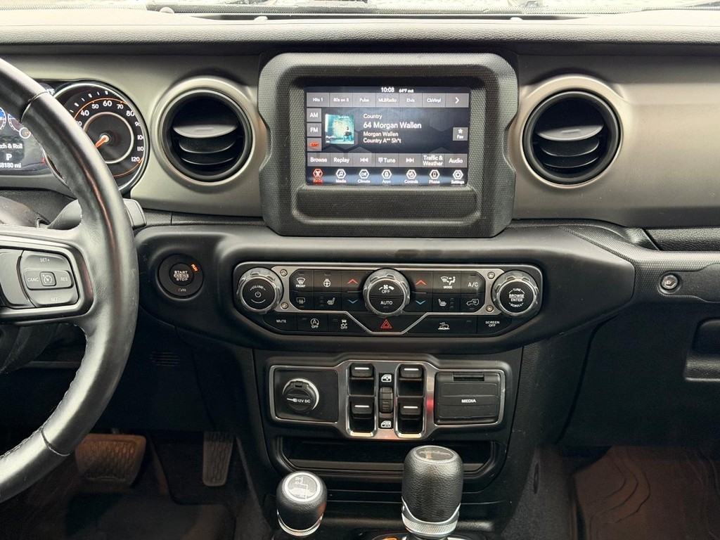 Jeep Gladiator Vehicle Full-screen Gallery Image 13