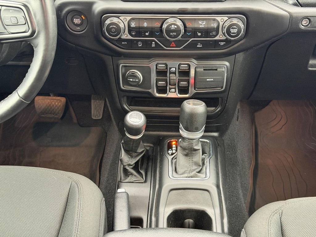 Jeep Gladiator Vehicle Full-screen Gallery Image 14