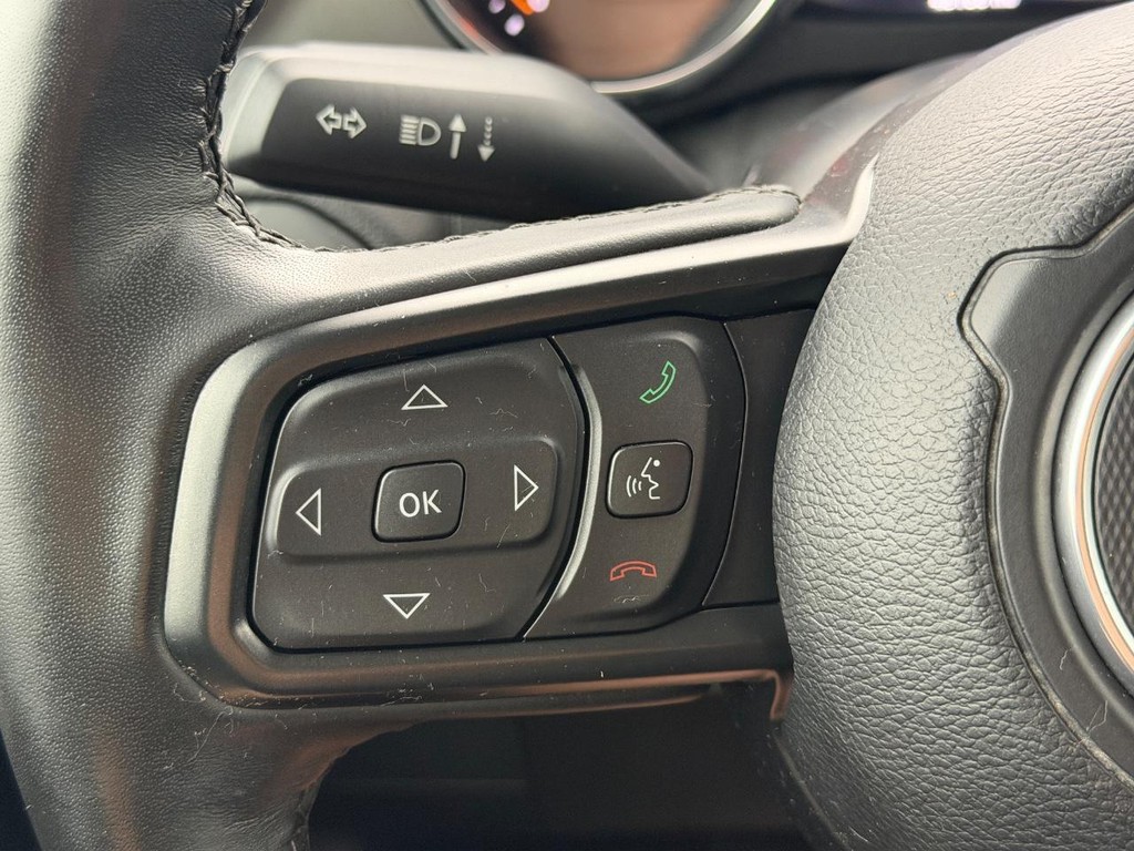 Jeep Gladiator Vehicle Full-screen Gallery Image 16