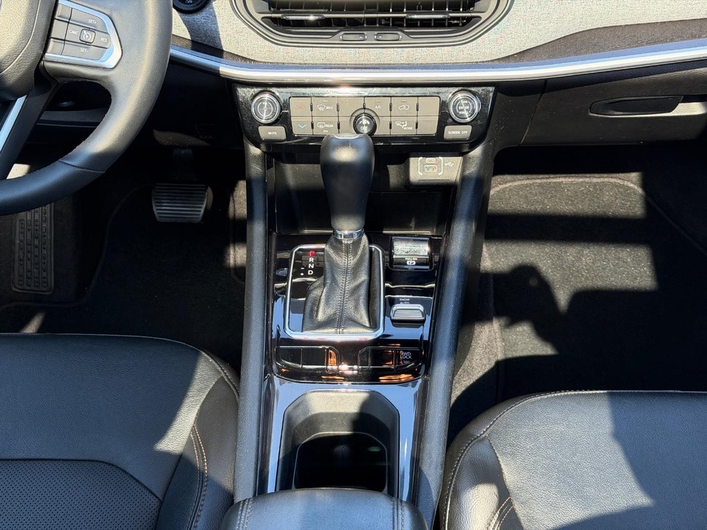 Jeep Compass Vehicle Full-screen Gallery Image 14