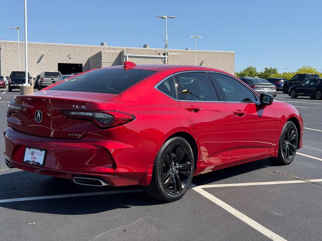 Acura TLX Vehicle Full-screen Gallery Image 03