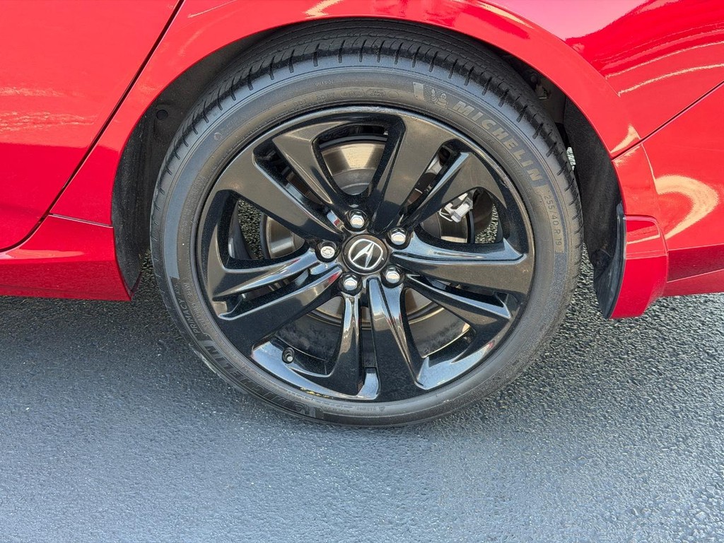 Acura TLX Vehicle Full-screen Gallery Image 07