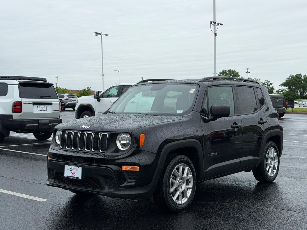 Jeep Renegade Vehicle Full-screen Gallery Image 08