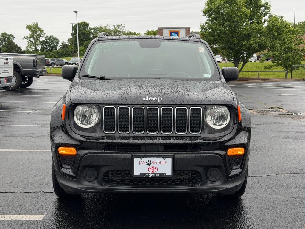 Jeep Renegade Vehicle Full-screen Gallery Image 09
