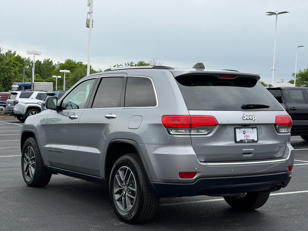 Jeep Grand Cherokee Vehicle Full-screen Gallery Image 06