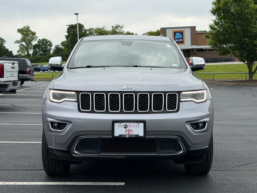 Jeep Grand Cherokee Vehicle Full-screen Gallery Image 09