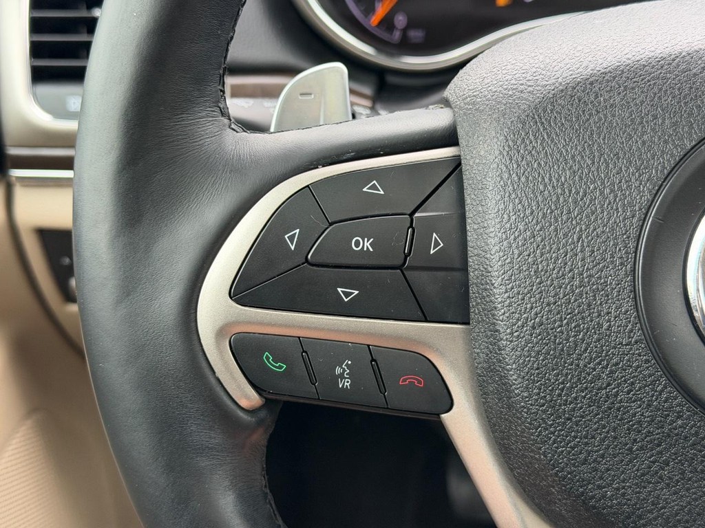 Jeep Grand Cherokee Vehicle Full-screen Gallery Image 18