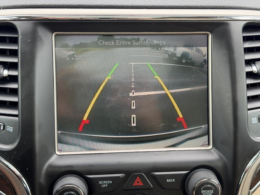 Jeep Grand Cherokee Vehicle Full-screen Gallery Image 20